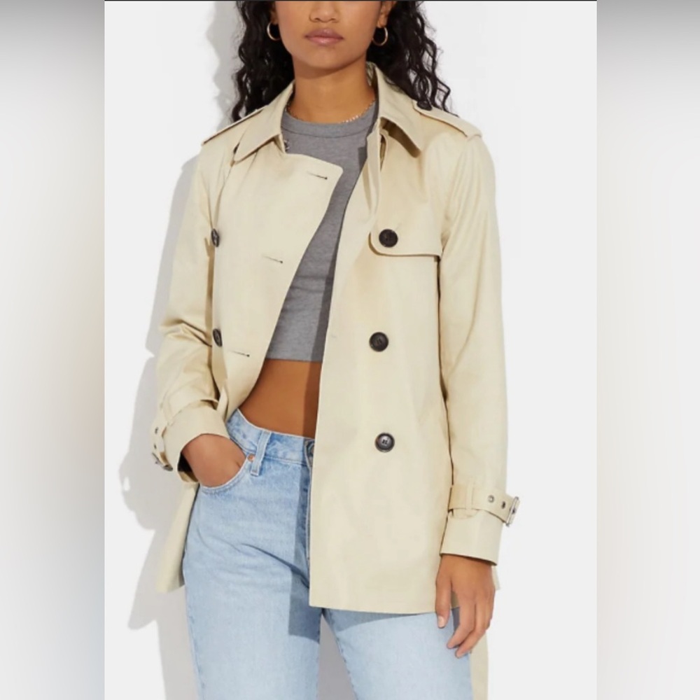 COACH trench coat 🤩